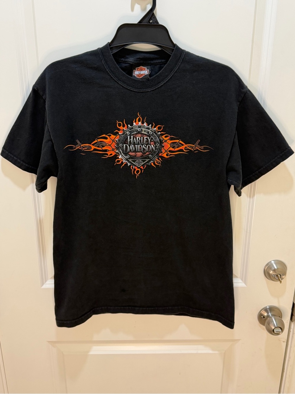 Harley-Davidson Cheyenne Wyoming 2006 Black Tee with Orange Flame Emblem Sz Med